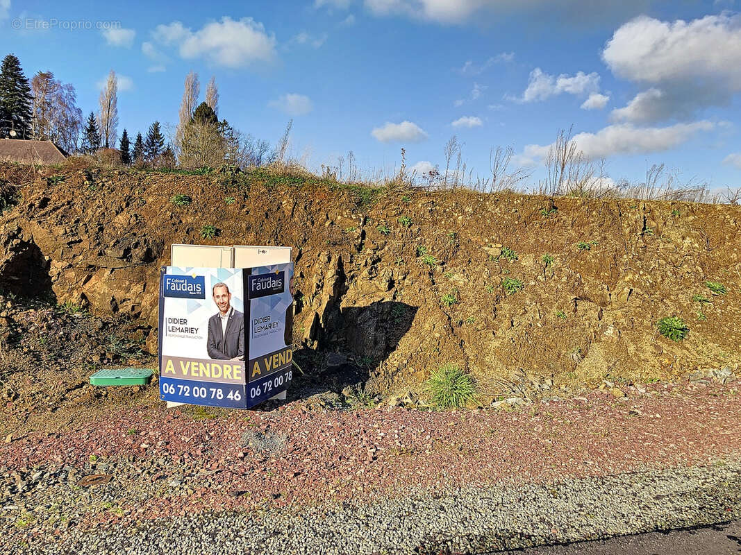 Terrain à COUTANCES