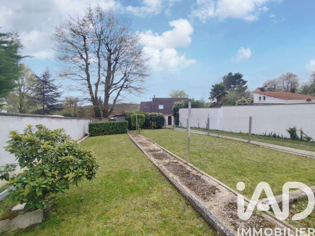 Photo 2 - Maison à LA VILLE-DU-BOIS