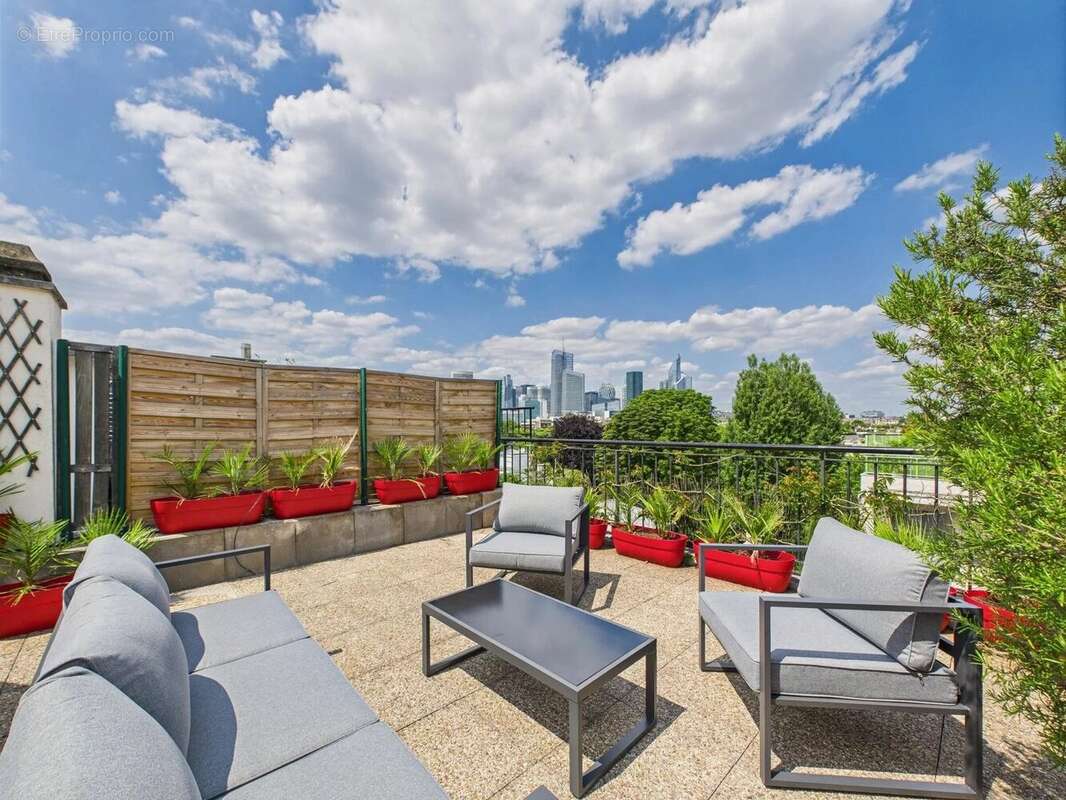 Appartement à NEUILLY-SUR-SEINE