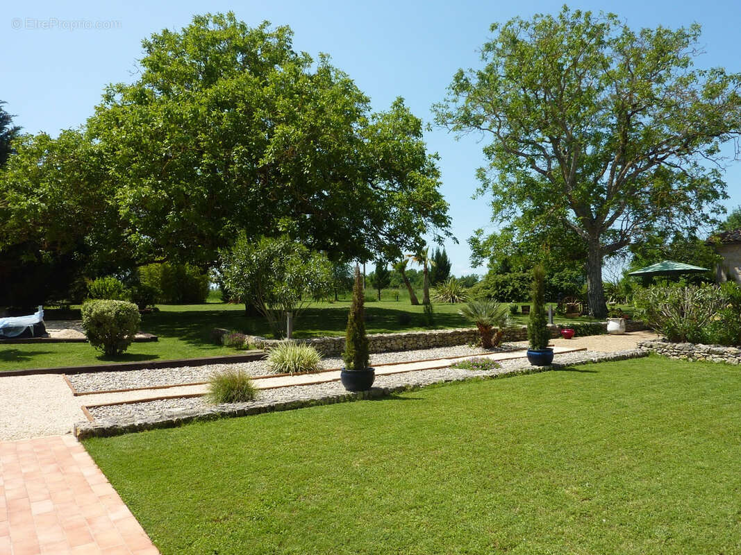 Maison avec piscine intérieure et terrasses et splendide vue - photo 20