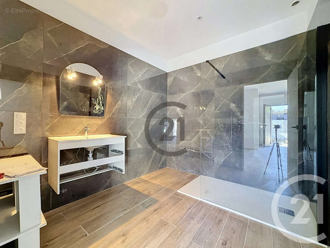Maison 717 m² à Courcy  - photo 20
