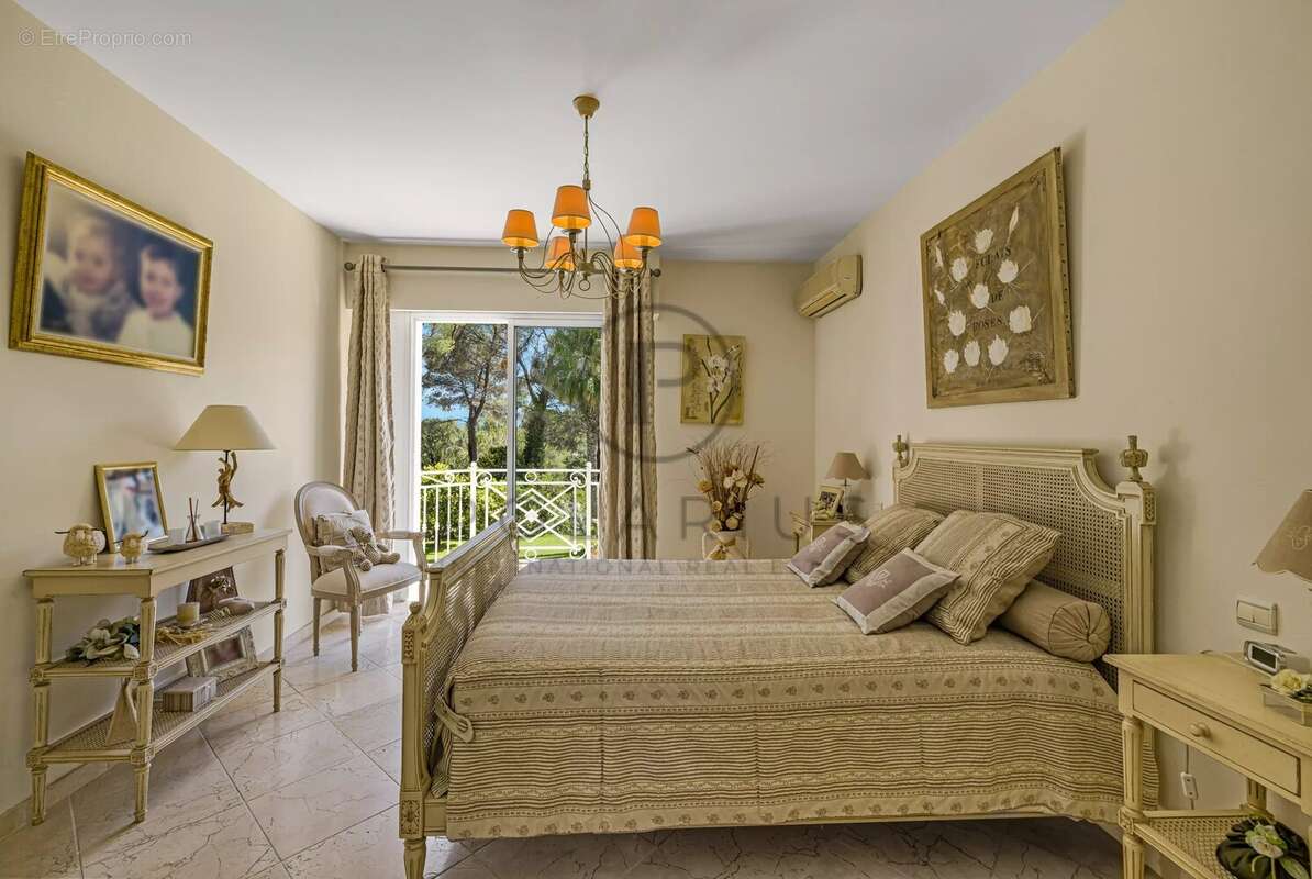 Maison à MOUGINS