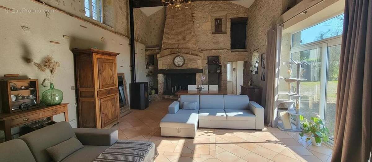Maison à MONCRABEAU