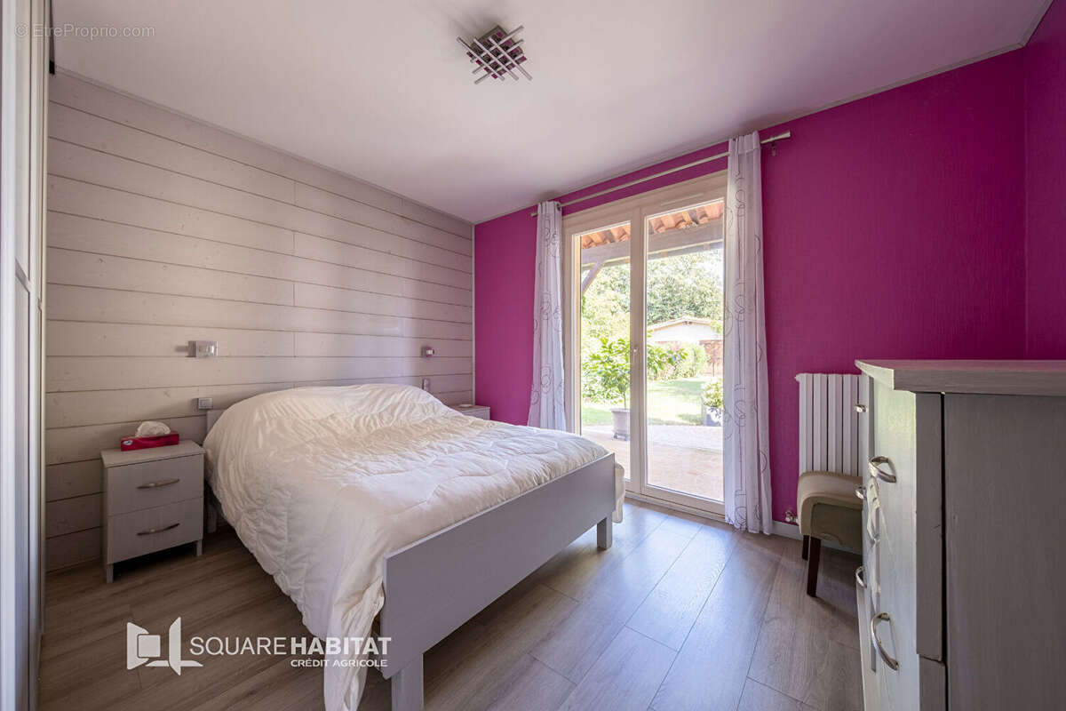 Maison à LA SALVETAT-SAINT-GILLES