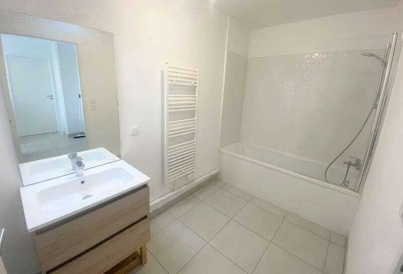 Appartement T3 récent grand balcon et garage - photo 8