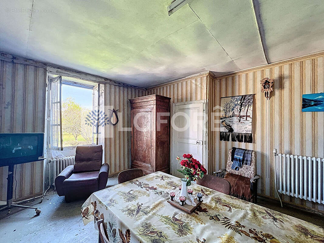 Maison à SAINT-LOUP-LAMAIRE