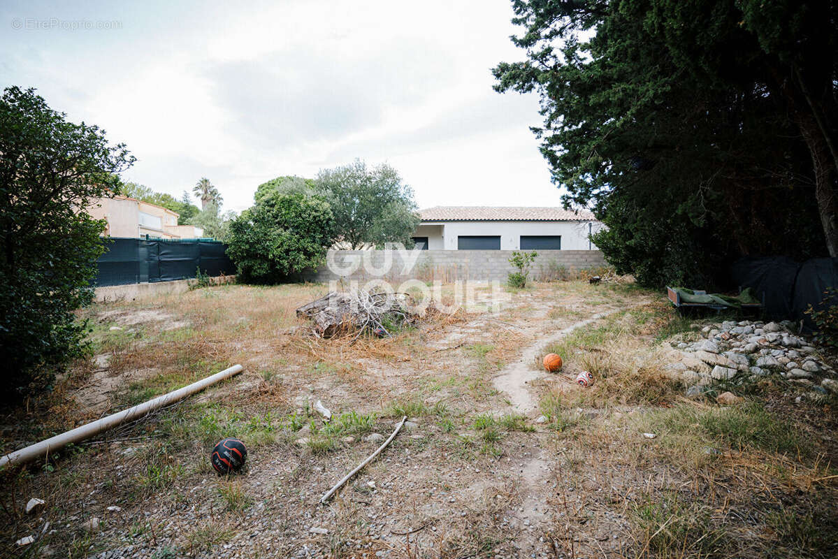 Maison à VILLENEUVE-DE-LA-RAHO