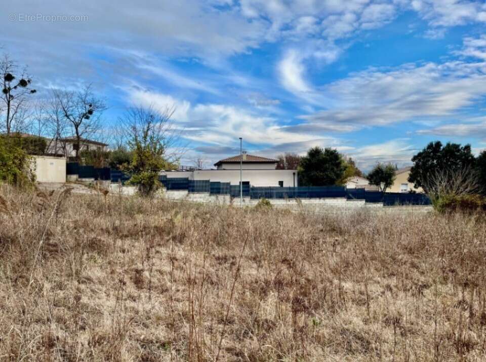 Terrain à MONTBOUCHER-SUR-JABRON