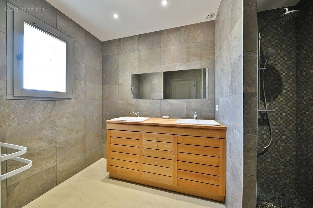 Unique propriété avec piscine et vue panoramique - photo 28