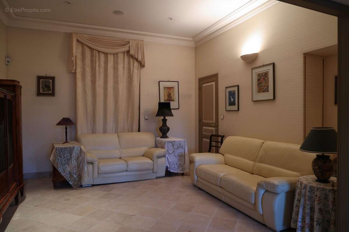 Maison 660 m² à Redon  - photo 5