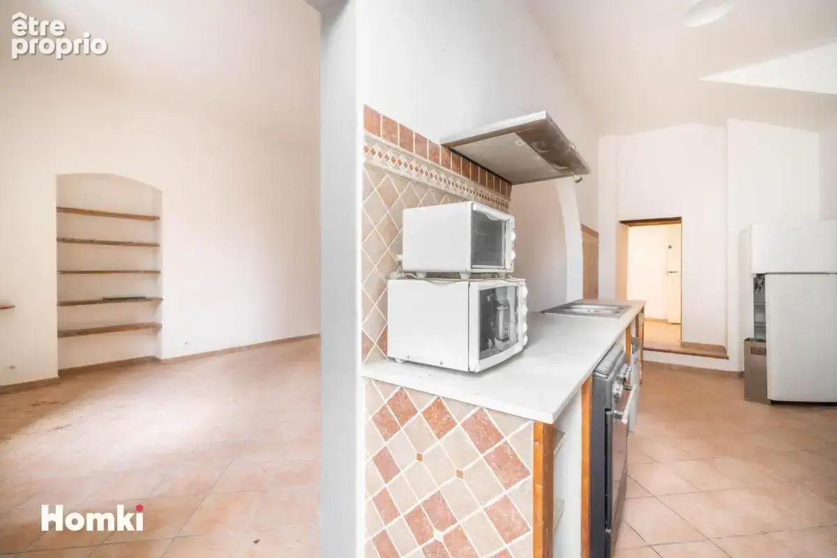 Appartement T2 de 60 m² à Avignon 84000, Rue Saint-Joseph - photo 2