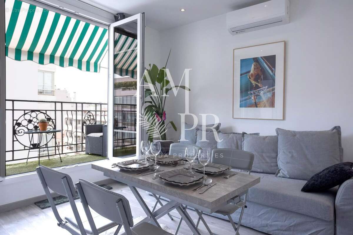 A deux pas des plages - Cannes Arrière Croisette - Appartement 2 pièces de 40m2 - Aperçu Mer - photo 12