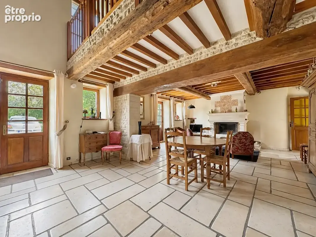 Ensemble immobilier sur 1.3 ha - 5 minutes de l’A84 - photo 4