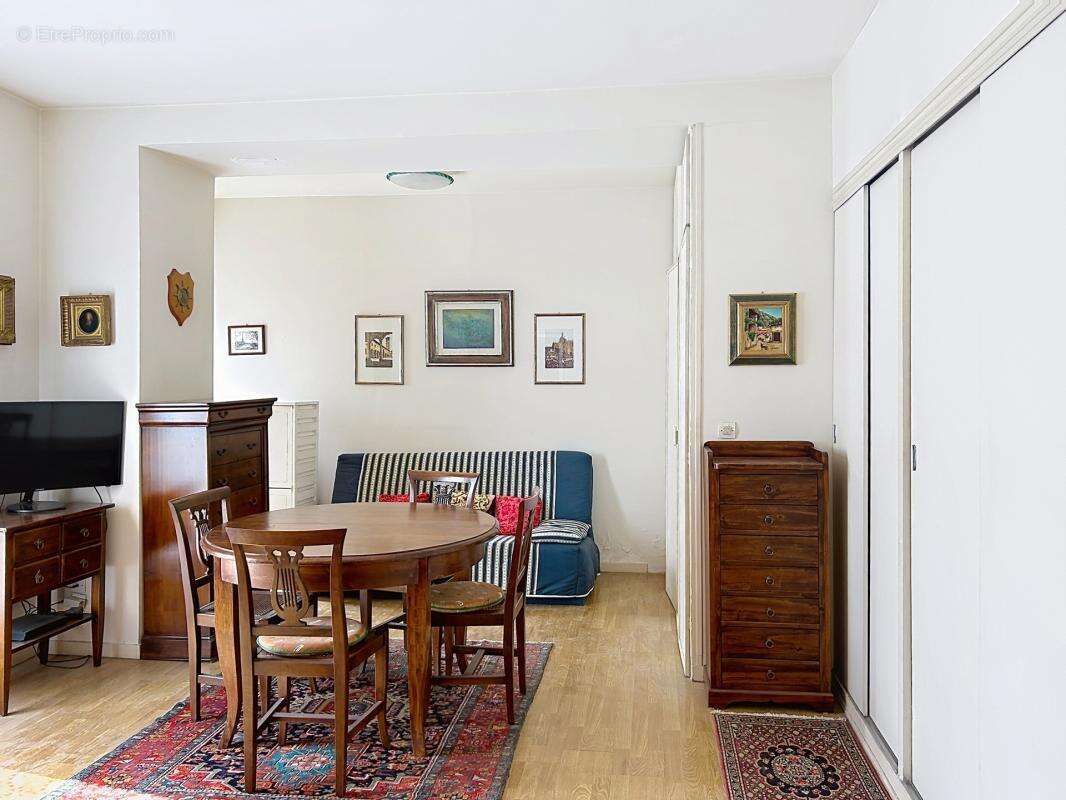 Appartement à PARIS-9E