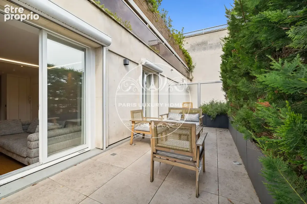 Appartement à PARIS-17E