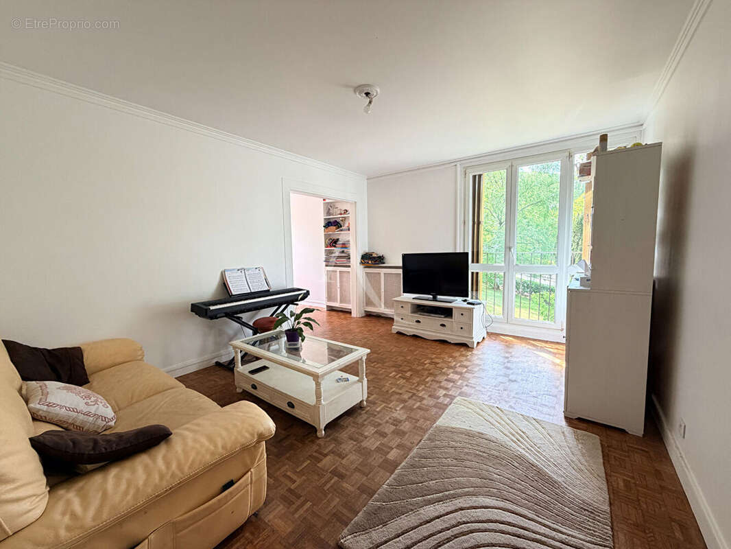 Appartement à GIF-SUR-YVETTE