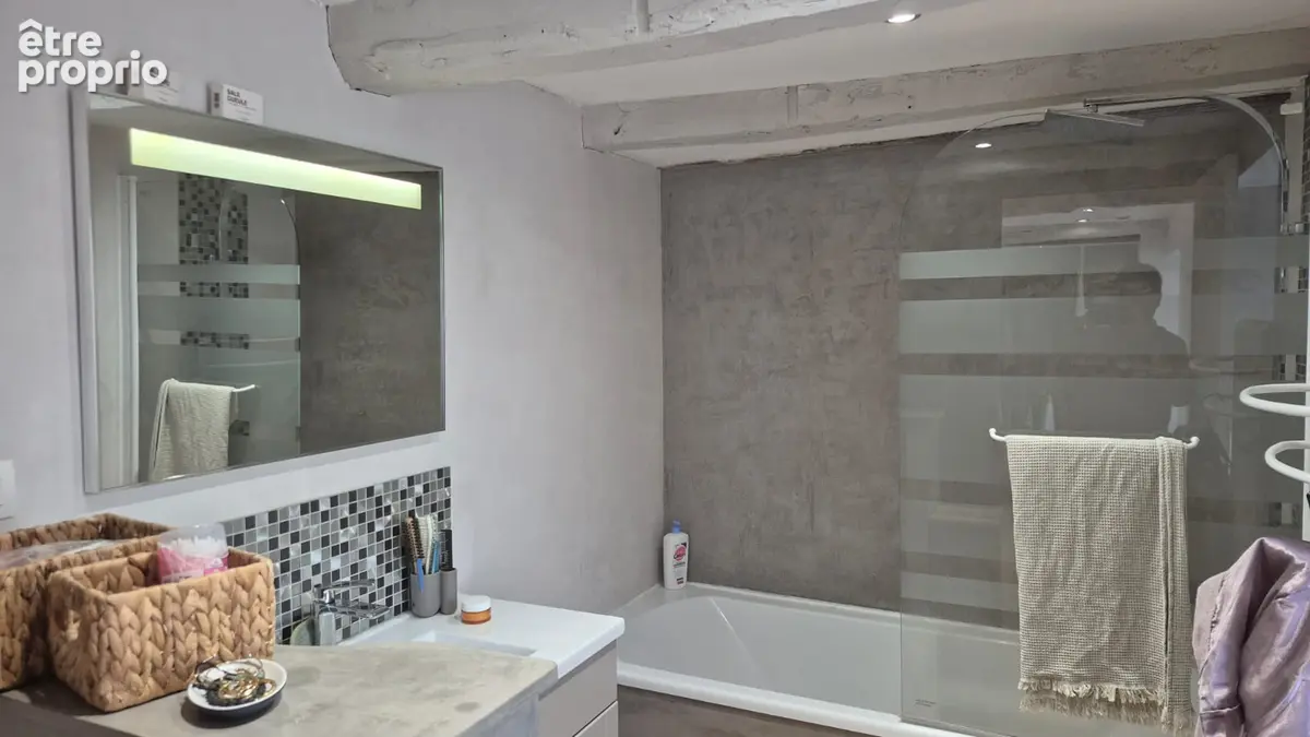 Laguiole, maison de caractère en pierre entièrement rénovée - photo 14