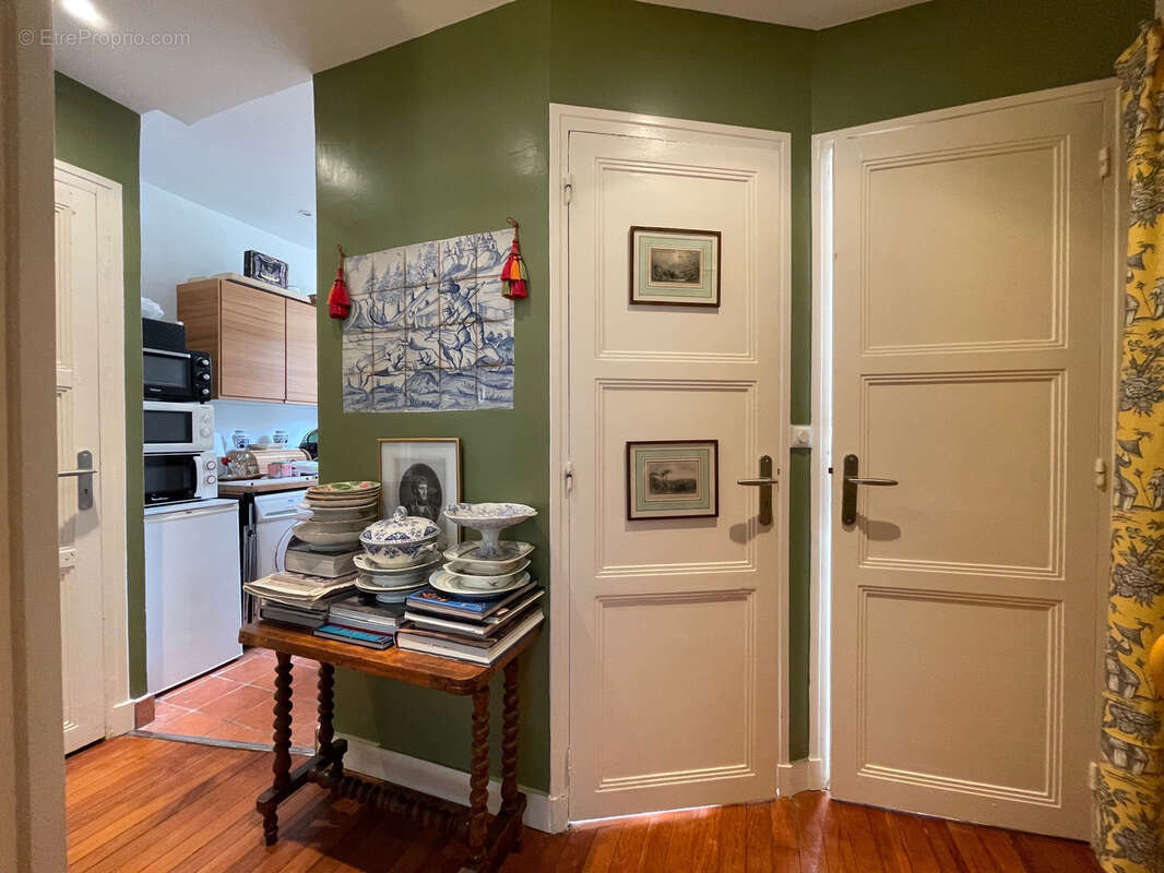 Appartement à NEUILLY-SUR-SEINE