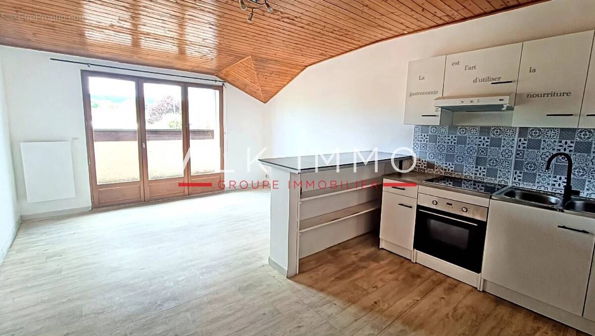 Appartement à SCIENTRIER