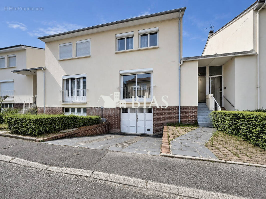 Maison à PETIT-COURONNE