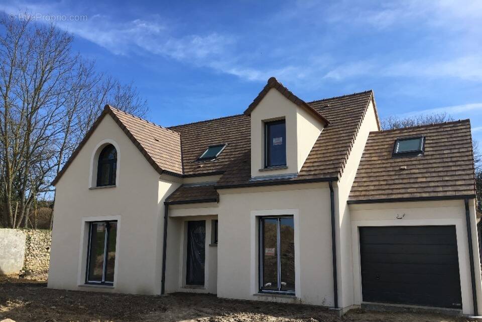 Terrain à SAINT-CYR-SOUS-DOURDAN