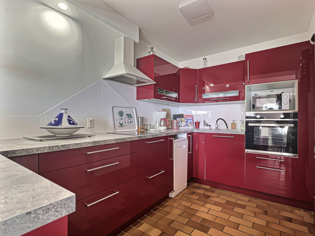 T3 avec vue mer exceptionnelle et iles - stationnements - photo 6