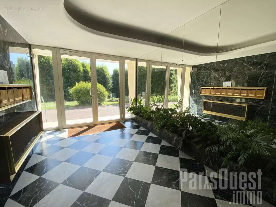 Appartement à VILLE-D&#039;AVRAY