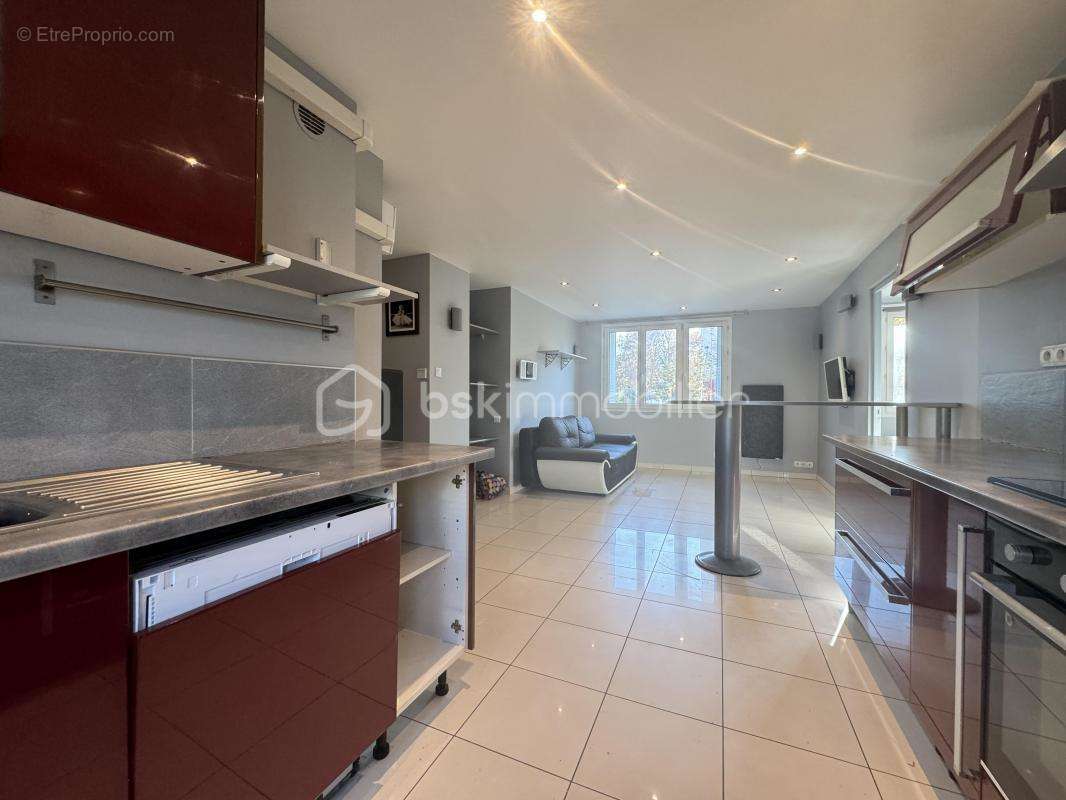 Joli T3 Meublé dans Secteur recherché de Saint-Martin-d’Hères! - photo 4