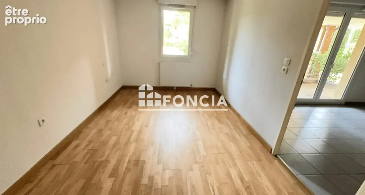 T2  de 41 m2  a castanet avec terrasse et parking interieur - photo 4