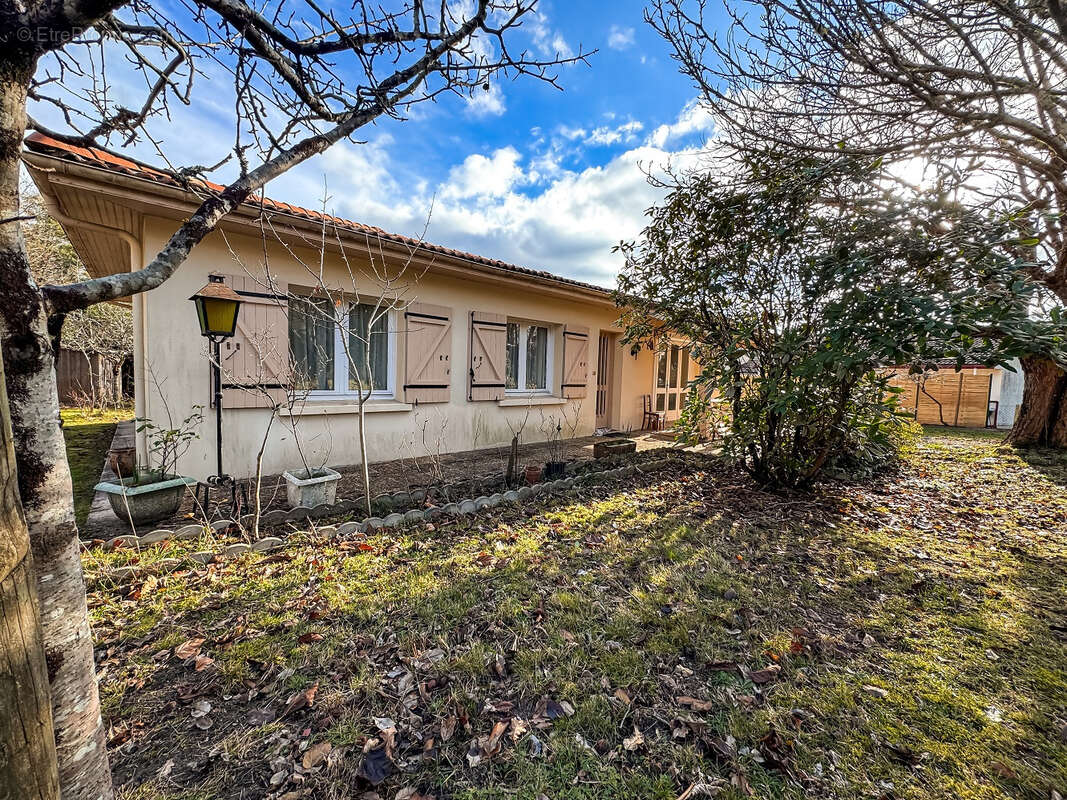 Maison à ONESSE-ET-LAHARIE