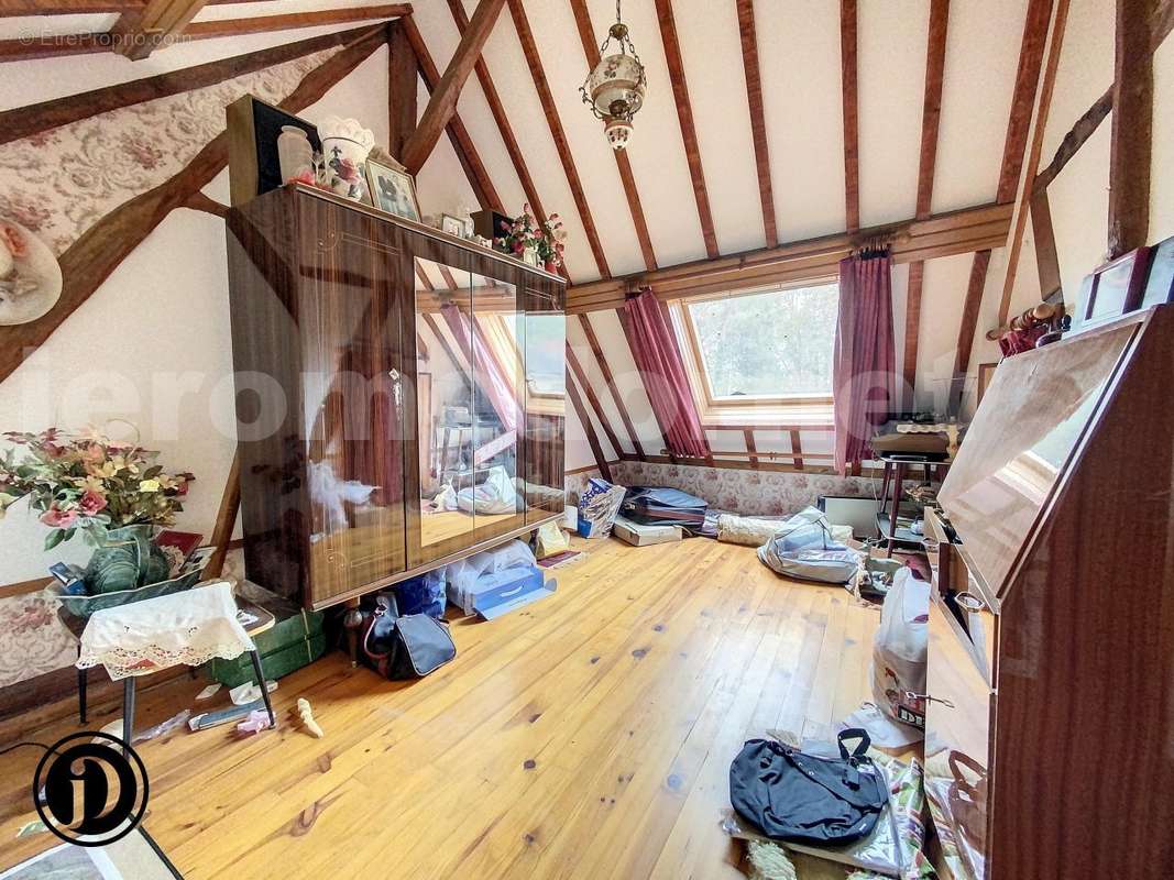 4782 - Maison à CREVECOEUR-LE-GRAND