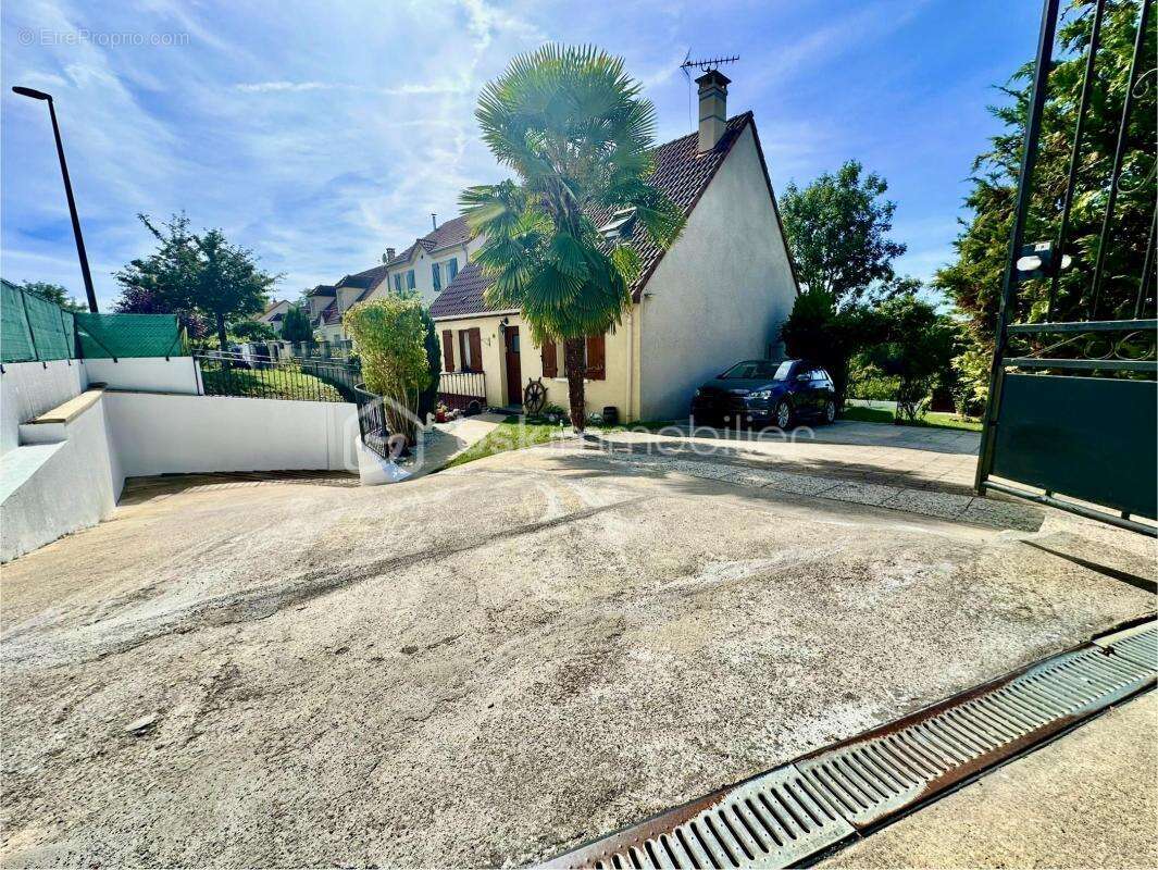 Maison à CORBEIL-ESSONNES