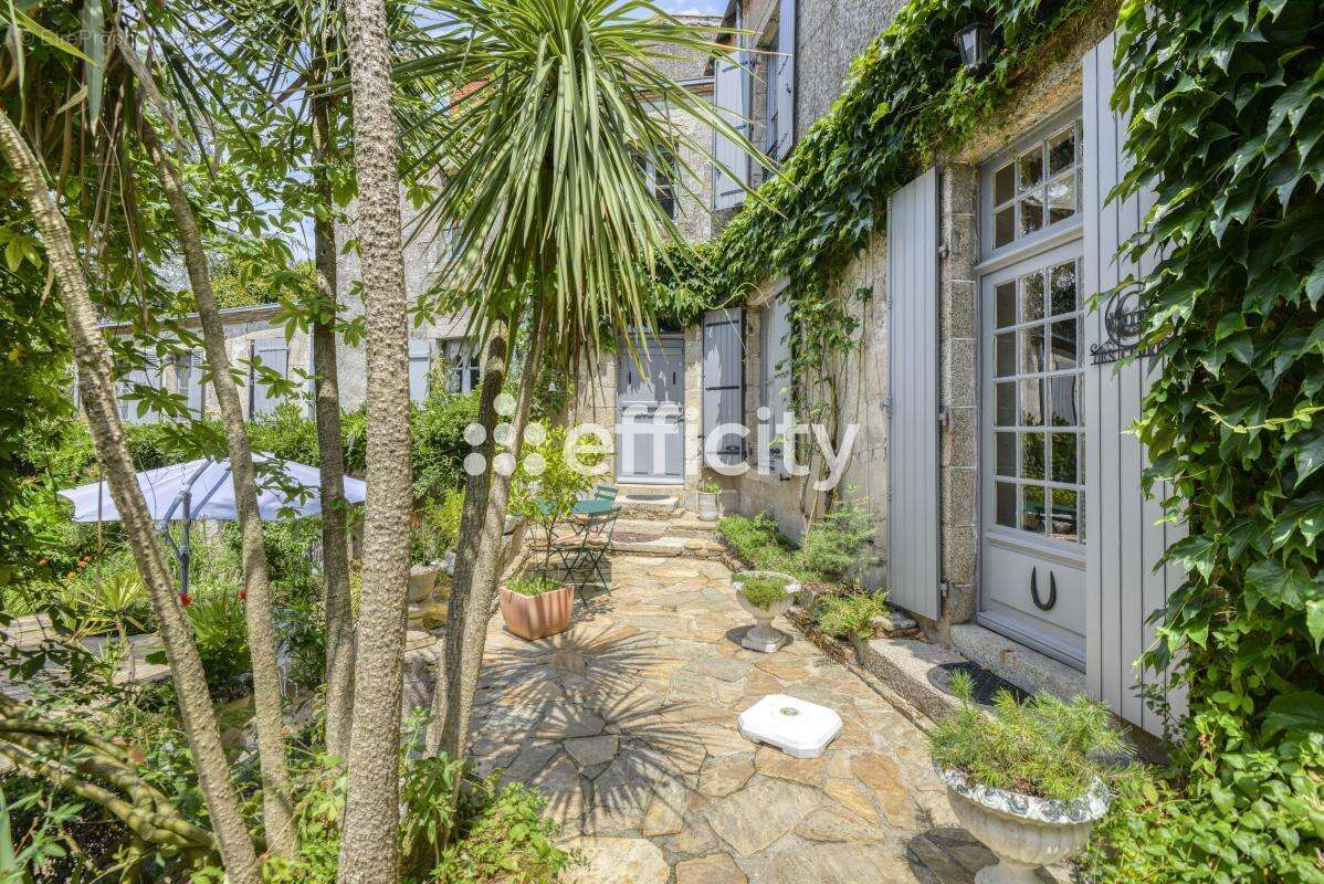 Maison 227 m² à Montaigu  - photo 17