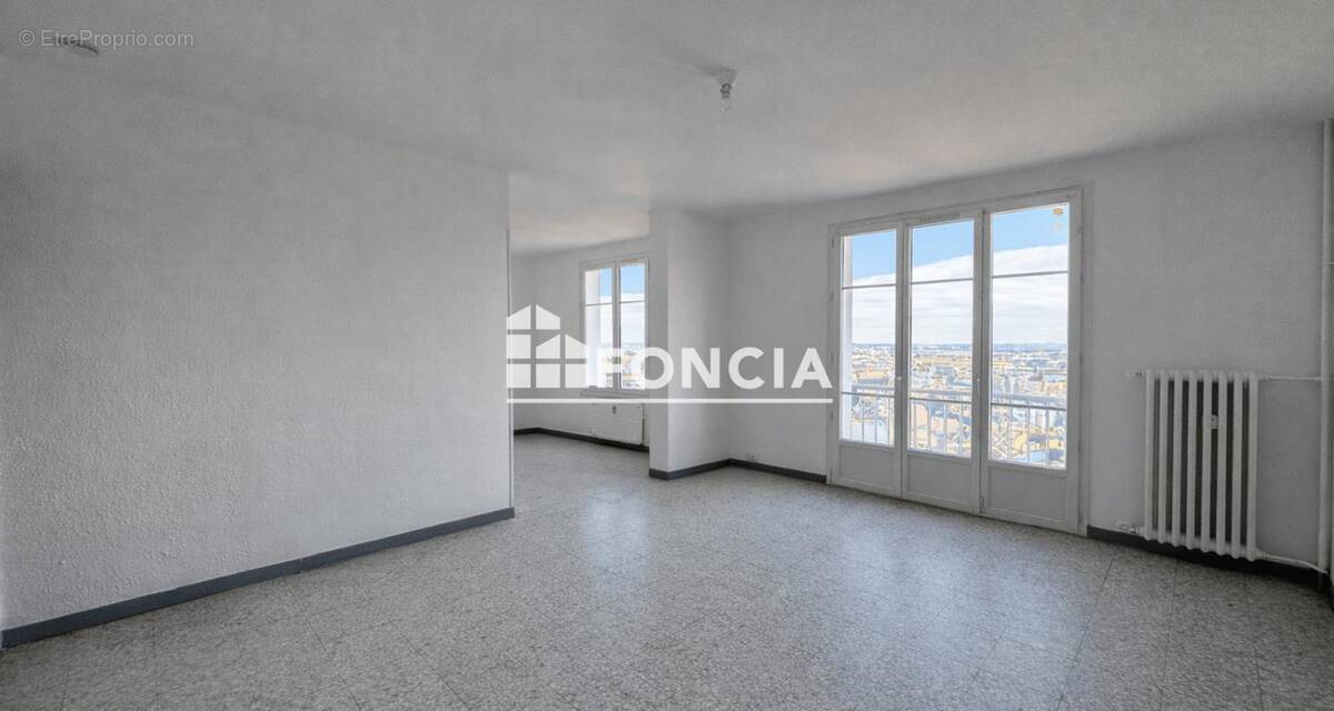 Appartement à NIMES
