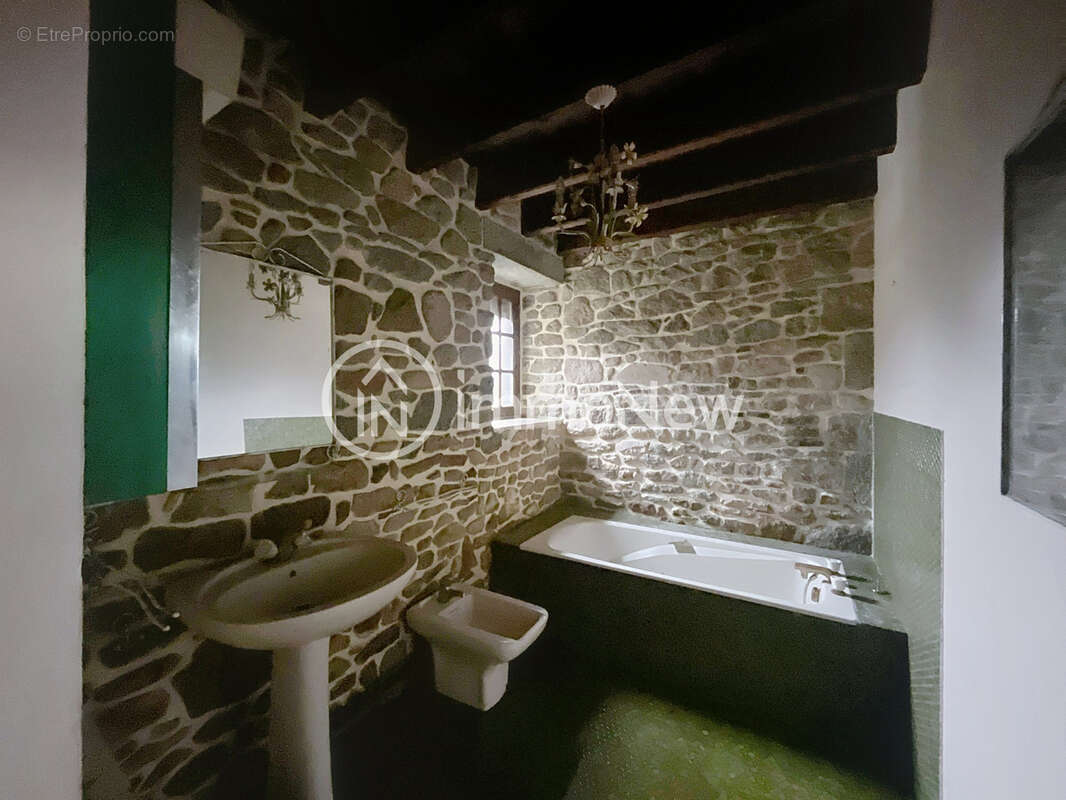 Maison à JULLOUVILLE