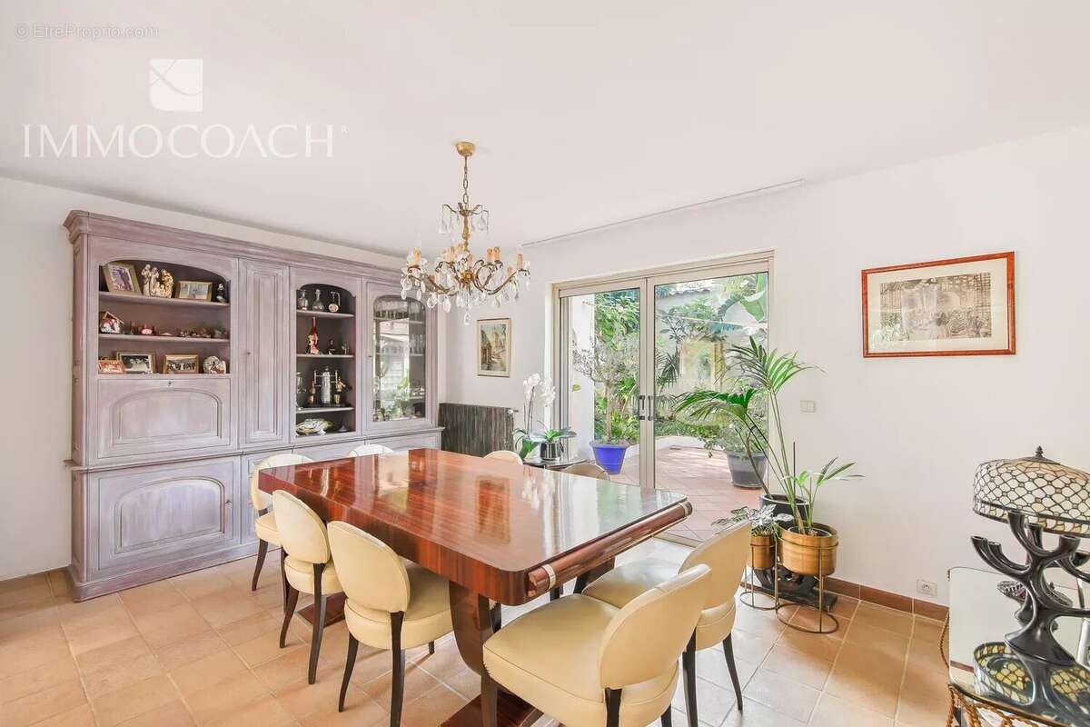 Maison à LA LONDE-LES-MAURES