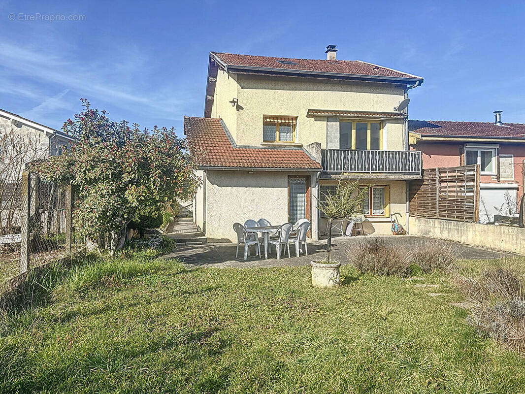 Maison à BLYES