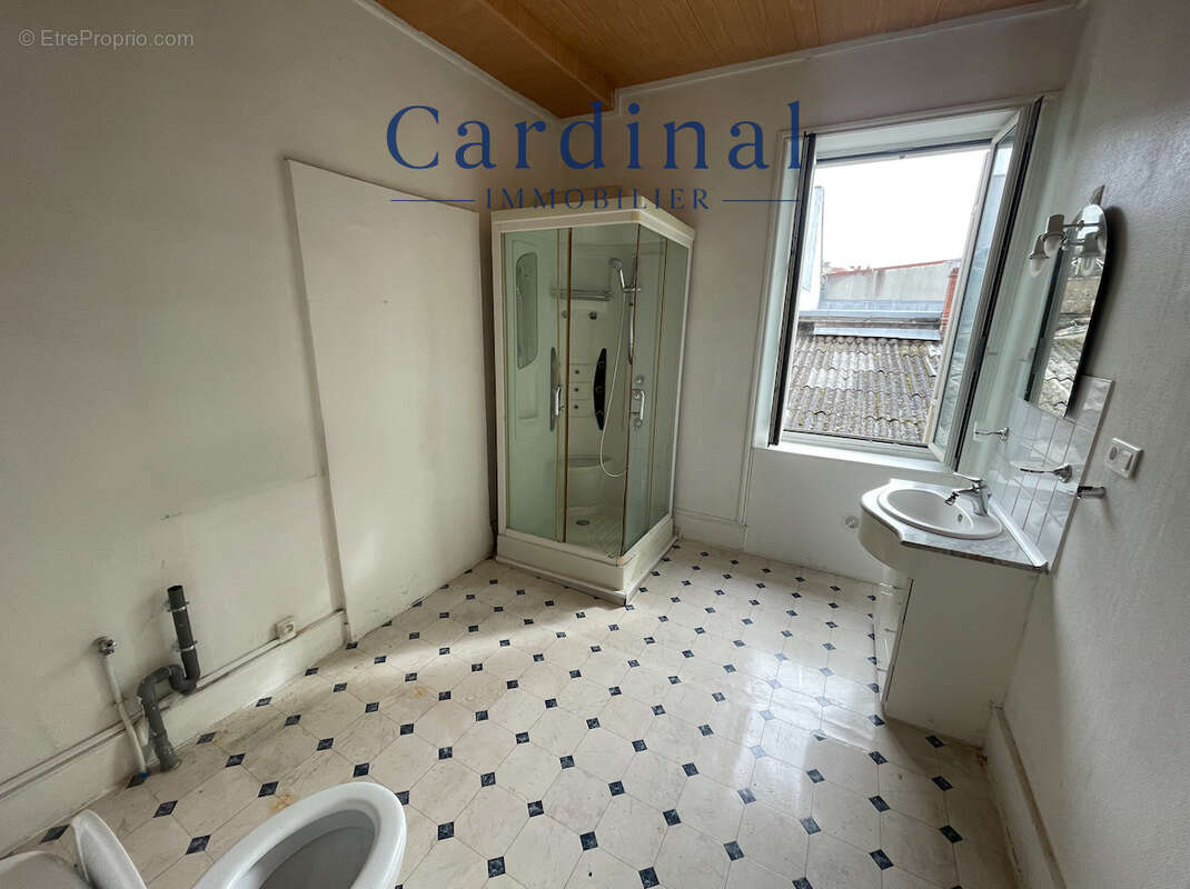 Coup de fusil succession a saisir !!!!! local commercial avec appartement - photo 11
