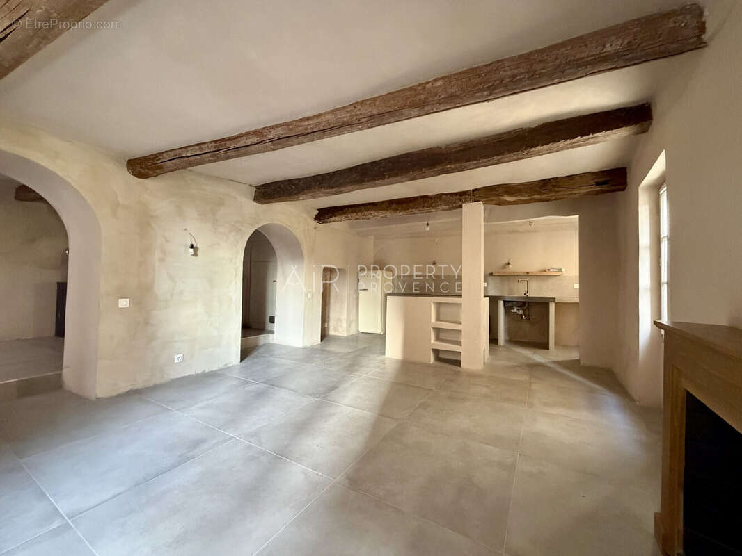 Maison à SAINT-SATURNIN-LES-APT