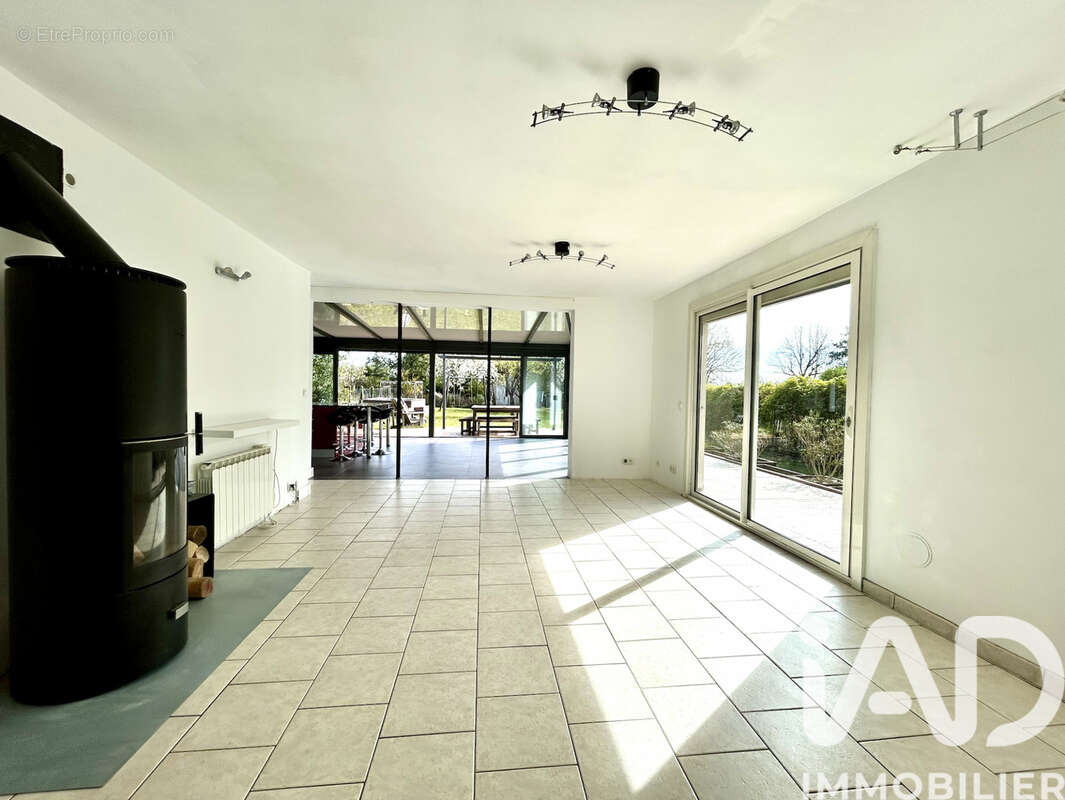 Photo 9 - Maison à ROCHECORBON