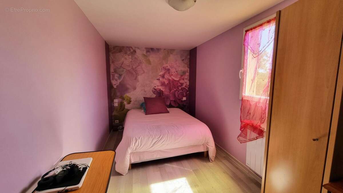 Maison à SAINTE-FOY-DE-LONGAS