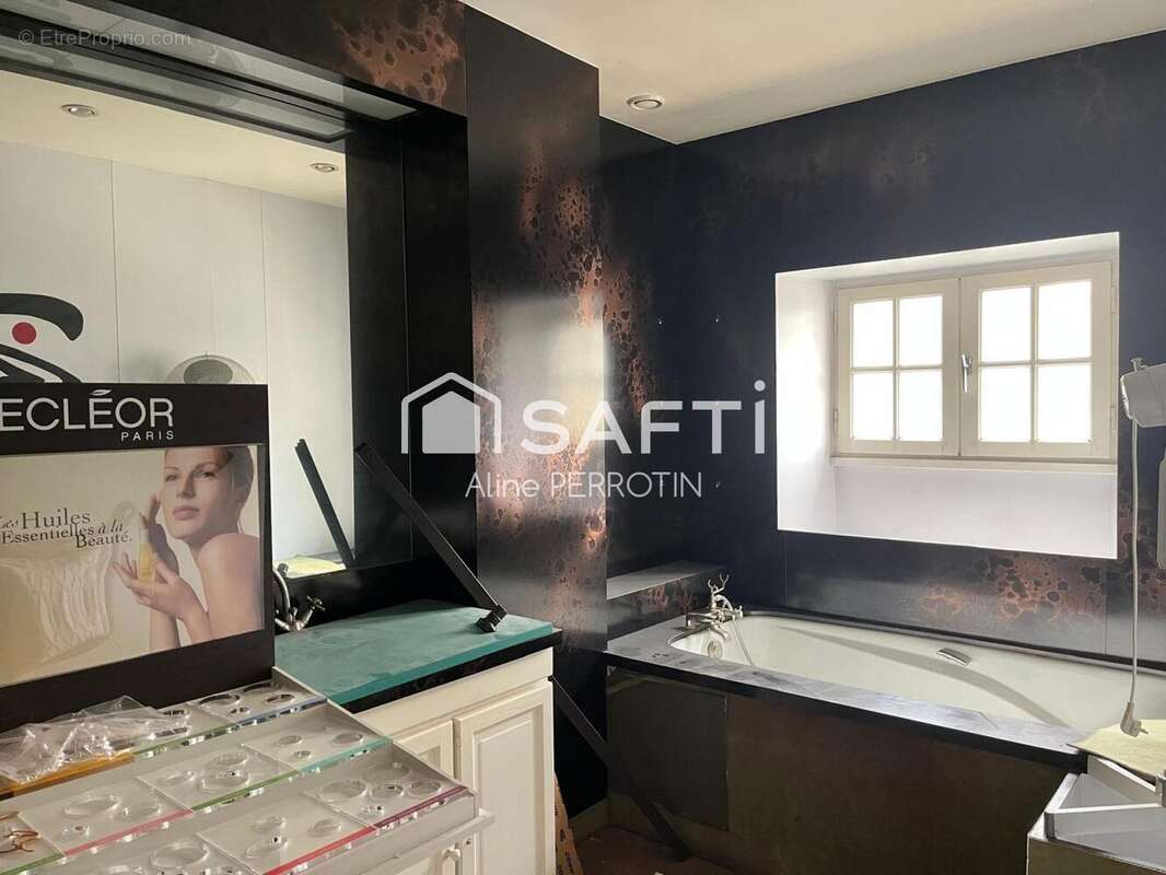 Photo 3 - Commerce à SABLE-SUR-SARTHE