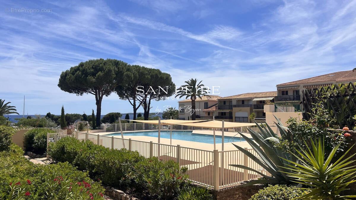 Appartement à ROQUEBRUNE-SUR-ARGENS