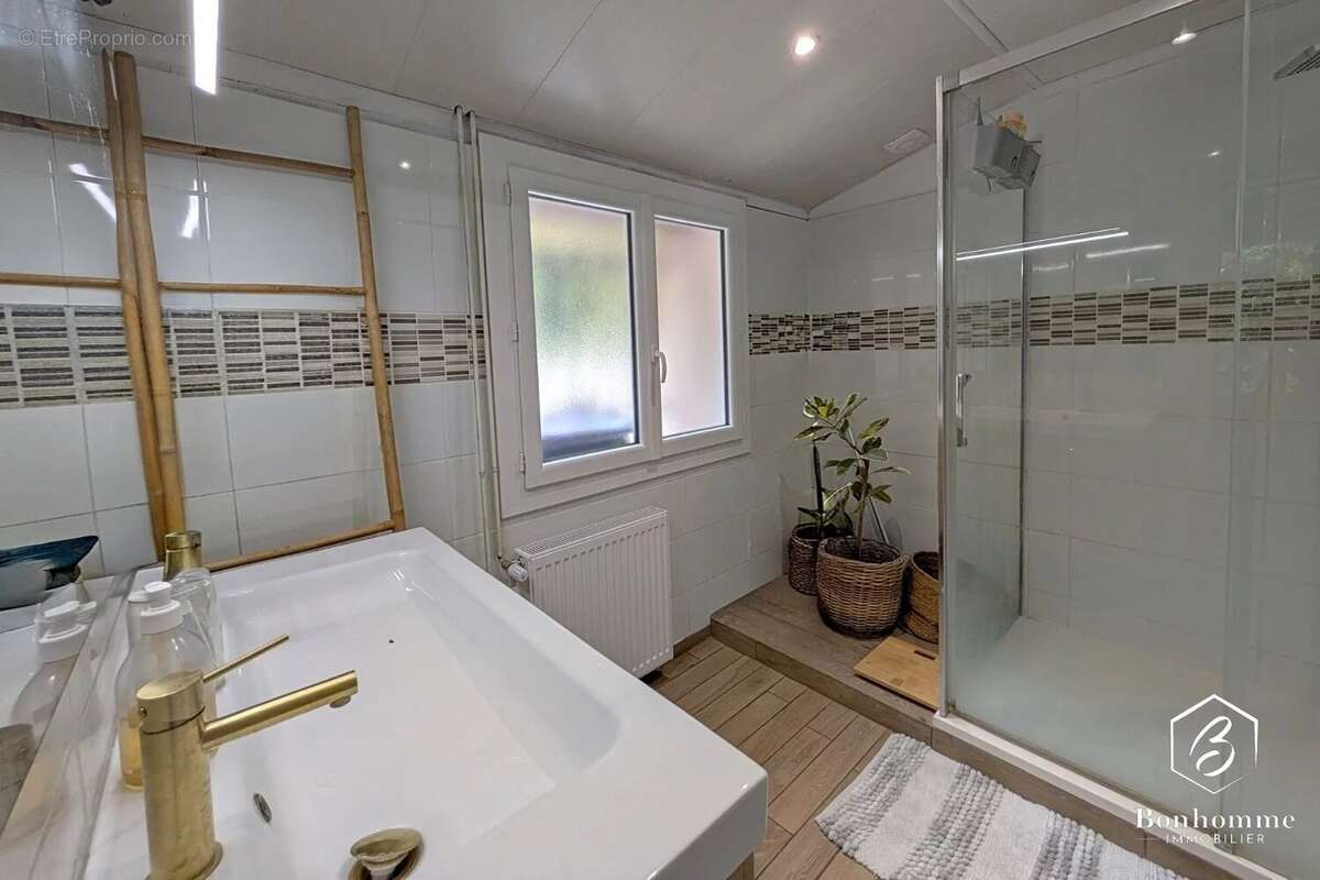 Maison 3 pièces - 105m2 - LESTIAC SUR GARONNE - photo 7