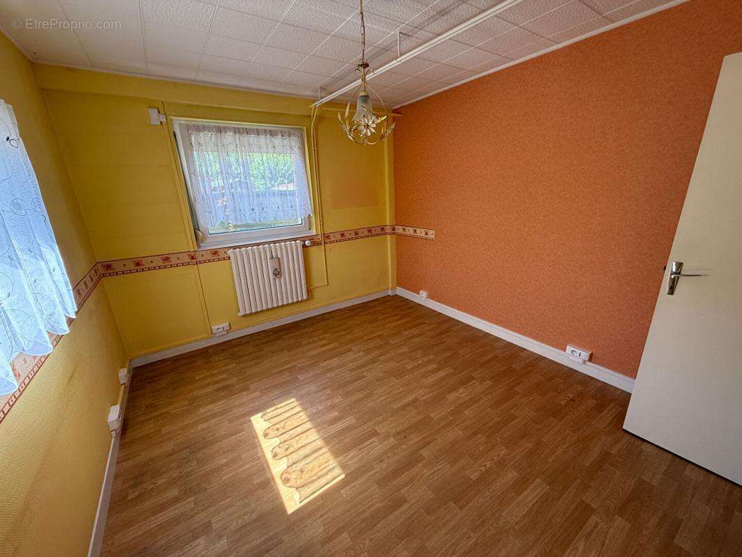 Idéal investisseurs ; Maison Montbeliard 5 pièce(s) 95 m2 avec 12 garages déjà loués - photo 3