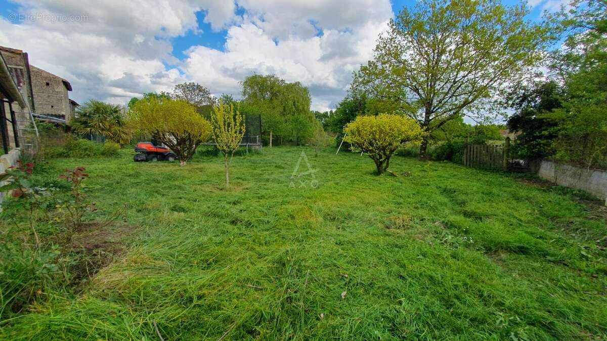 Maison à PAIZAY-NAUDOUIN-EMBOURIE