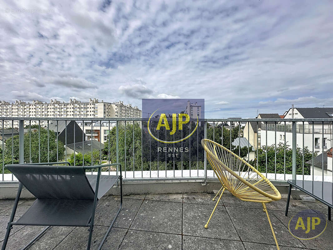 T2 avec grande terrasse - photo 2