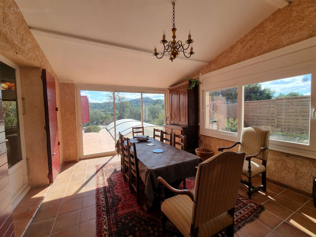 Maison à FOX-AMPHOUX