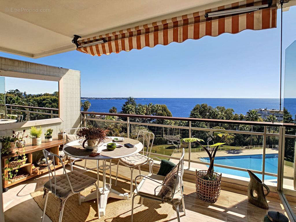 Appartement à VALLAURIS