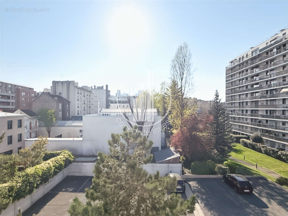 Appartement à COURBEVOIE